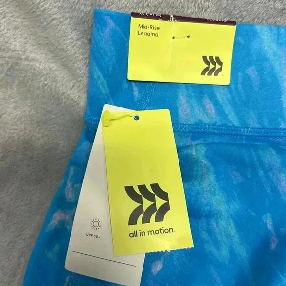All In Motion - NWT - Blue Leggings. Size 14/16 - Picture 6 of 6